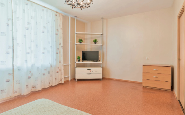 FlatHome24 near metro Komendanskiy prospect