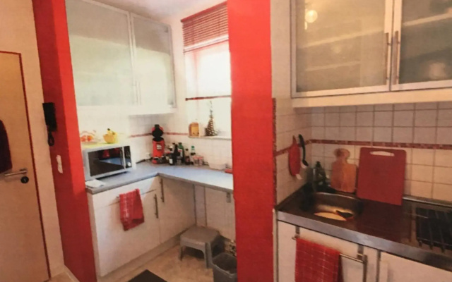 Zwei Zimmer Appartment mit Balkon und Stellplatz voll möbliert
