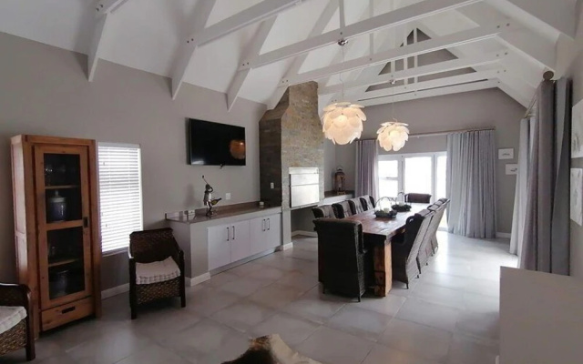 8 Prestwick St Francis Links