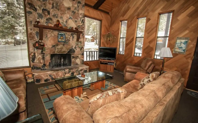 Colbert Cabin 966 by RedAwning