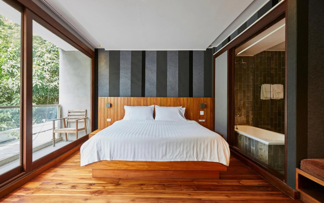 LUXX Langsuan Hotel