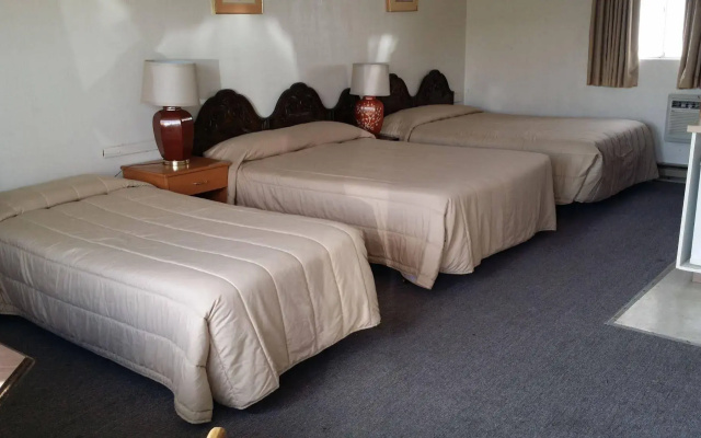 Tahitian Motor Inn