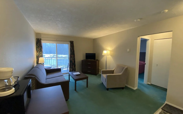 Lake Cowichan Lodge