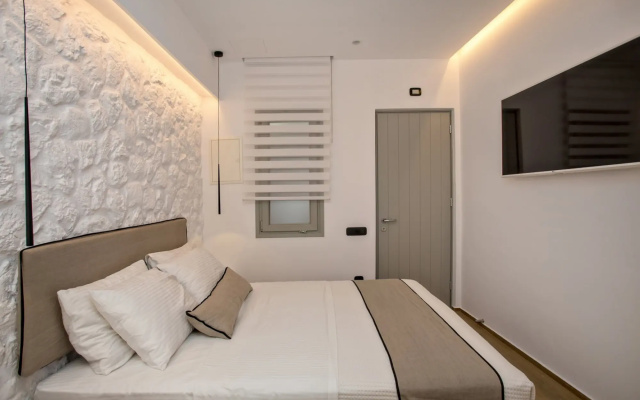 Levantes Luxury Suites I & II