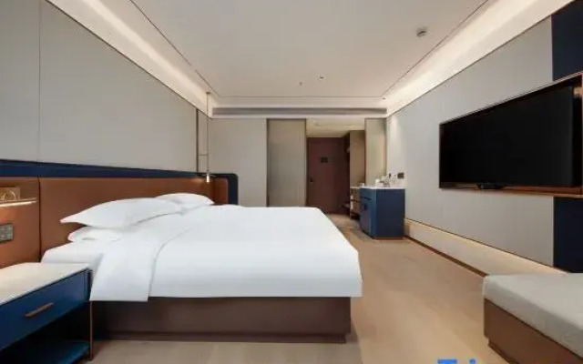 Huijing Hotel (Chunqiu Yancheng Hutang Subway Station)