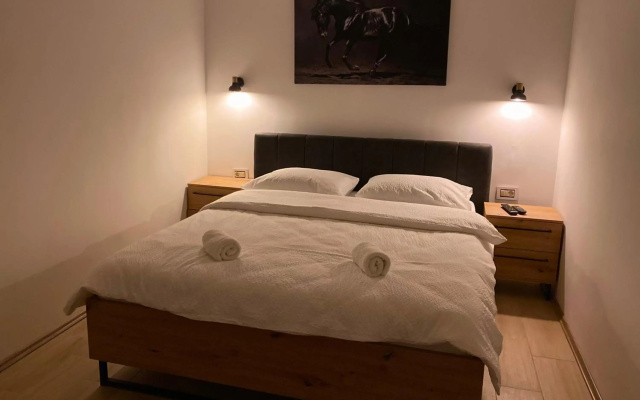 OM Apartment