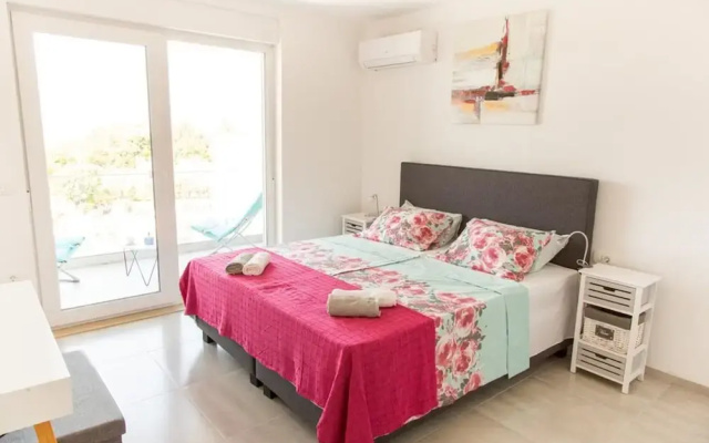 Villa With Pool and Sea View in Fazana - Horizont
