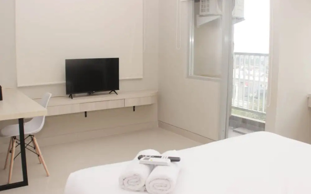 Cozy Studio at LRT City Jatibening Apartment