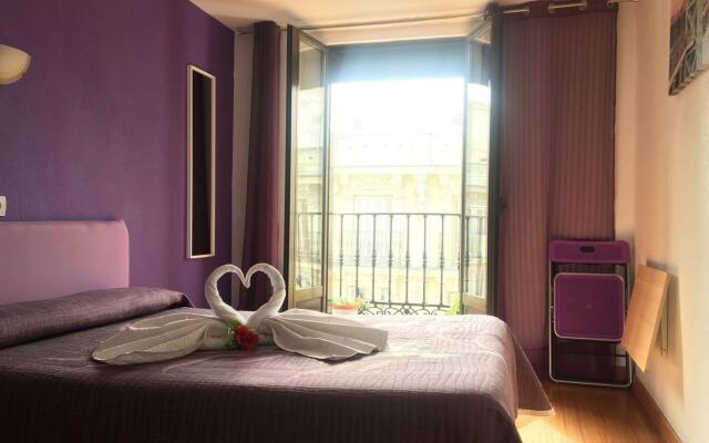 Отель Hostal Rober вид на фасад