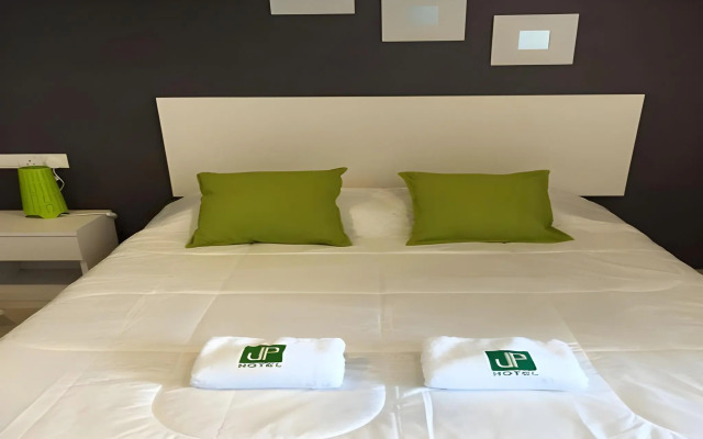 JP Hotel Jalan Stadium