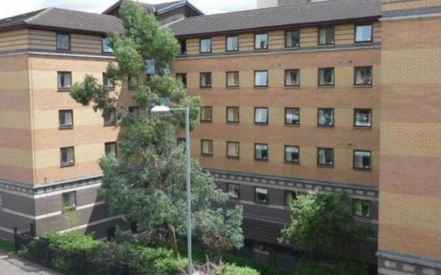 Отель Weston Hall - Halls of Residence вид на фасад