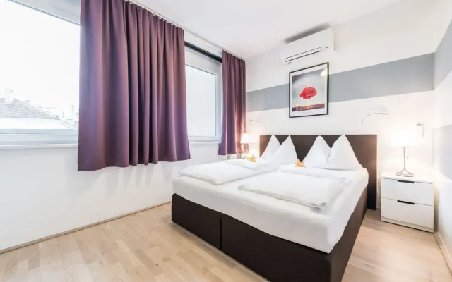 Design-Apartment Karlsplatz with Balcony