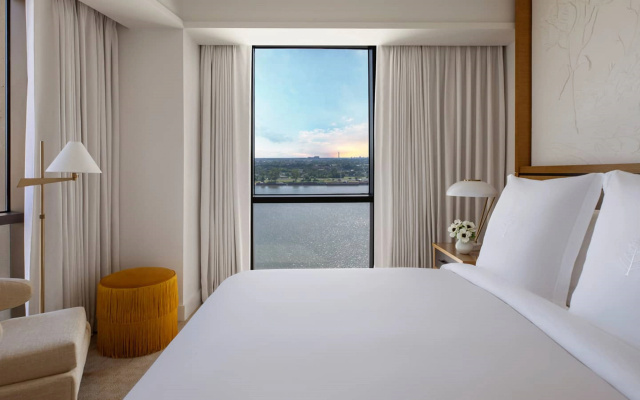 Отель Four Seasons New Orleans