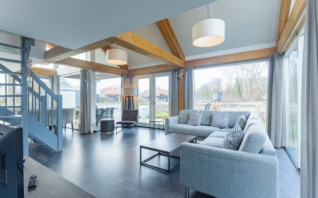 Modern Family Home Near Beach
