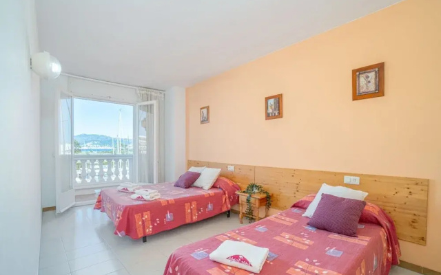Terrace Apartment Near the Beach