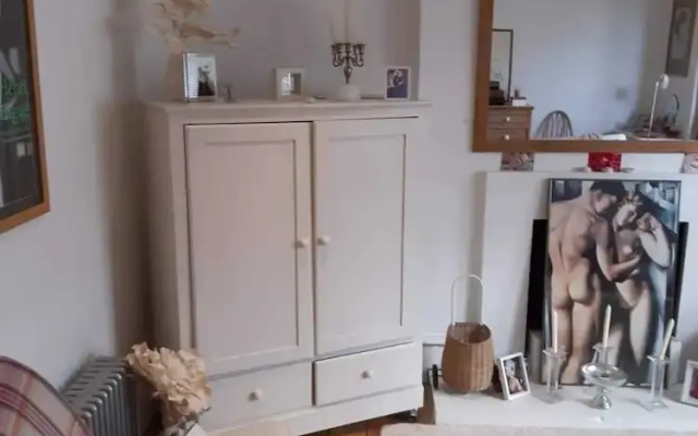 Homely 1 Bedroom Apartment in Vibrant Hove, Brighton