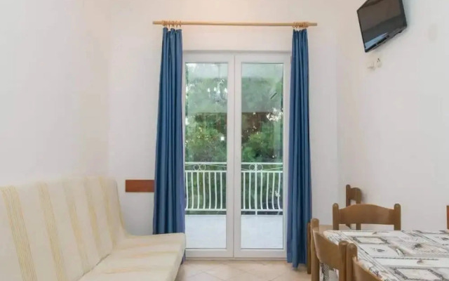 Apartment in Brodarica Near Beach Gaj