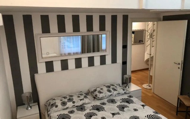 White Residence Apartment