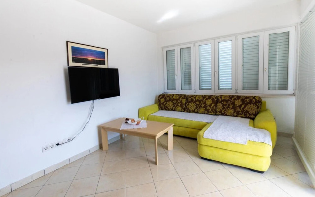 Nice Apartment in Klek With Wifi and 2 Bedrooms