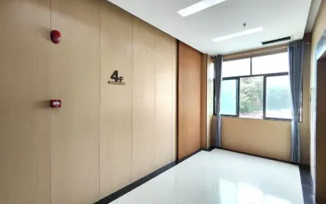 Meidi Hotel (Shenzhen Bao'an Airport Pingluanshan Metro Station Branch)