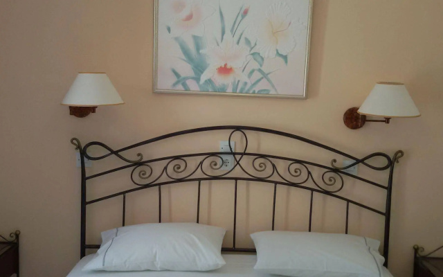 Sunset Studios & Apartments - Adults Only