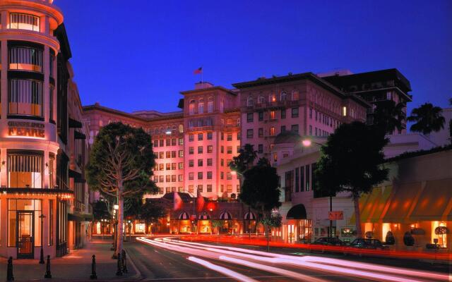 Отель Beverly Wilshire, A Four Seasons Hotel США, Беверли Хиллс - отзывы, цены и фото номеров - забронировать отель Beverly Wilshire, A Four Seasons Hotel онлайн вид на фасад