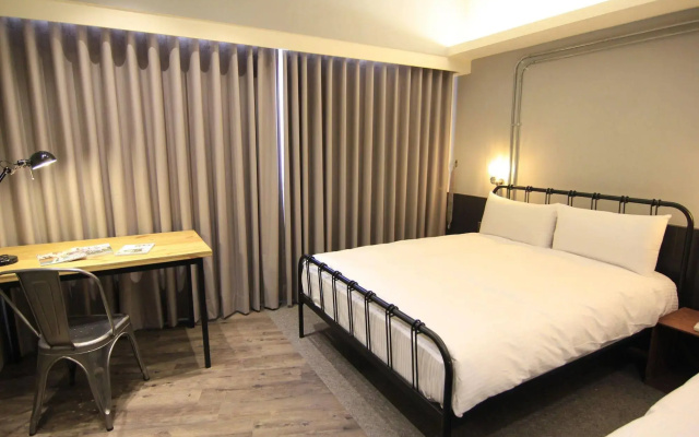 Yizhong Loft Hostel