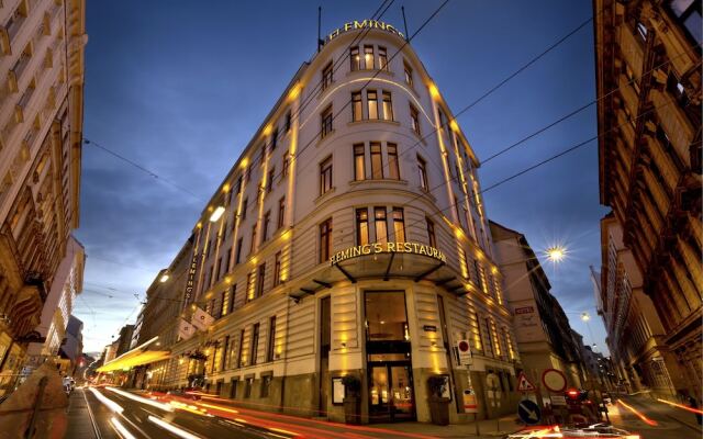 Fleming‘s Selection Hotel Wien-City вид на фасад