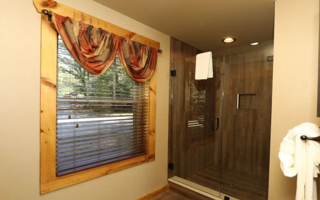 Misty Mountainside - Two Bedroom Chalet