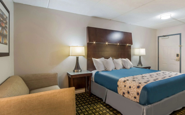 Rodeway Inn Greenwood