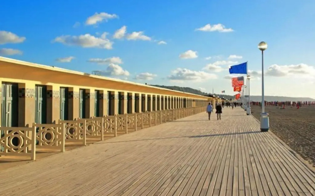 ECHAPPEE CHIC - Balcon - 150 m Casino Deauville & Plage