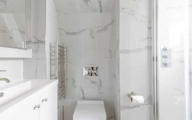 Sleek & Well-connected Studio Flat Archway!