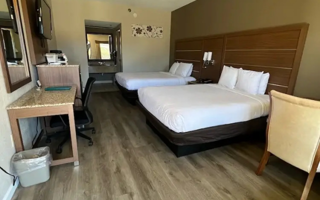 Quality Inn & Suites near Six Flags - Austell