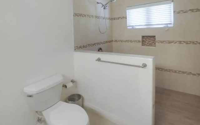 Je Suis Content, Silver Sands 3BR