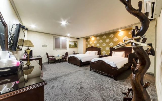 Ed Hotel
