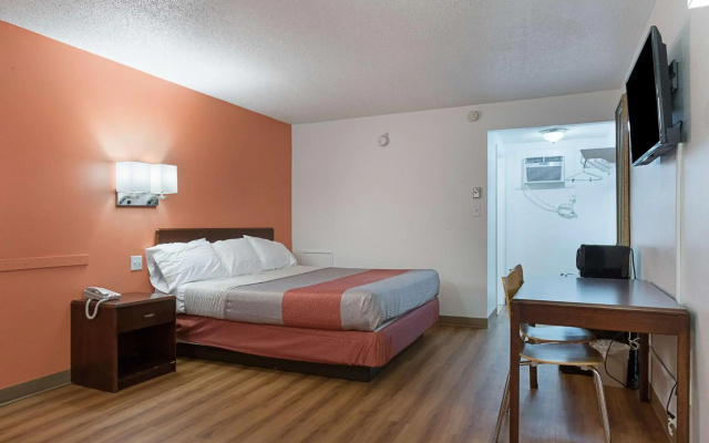 Motel 6 Frackville, PA