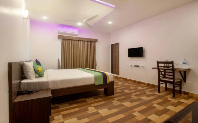 Treebo Elite Plaza, 700 Mtrs From Madikeri Fort