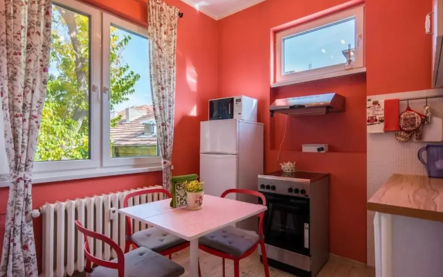 115 m2 - Top Center Artistic Apartment
