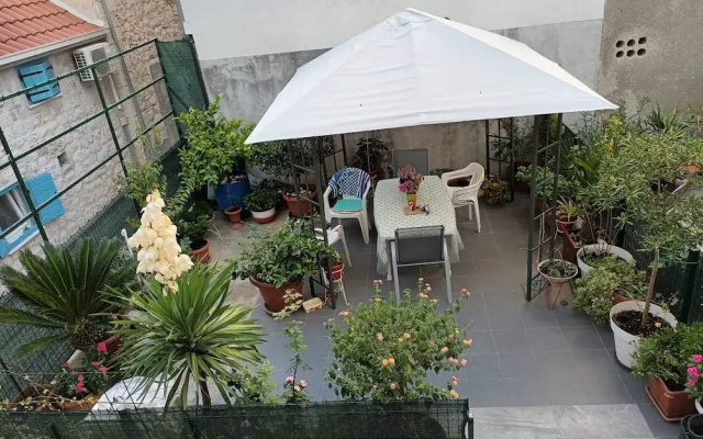 Cozy Studio Apartments With Terrace Near Kaštela Promenade