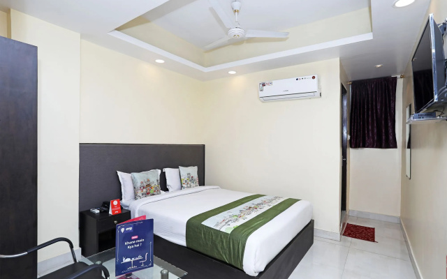 OYO 9193 Hotel Maple