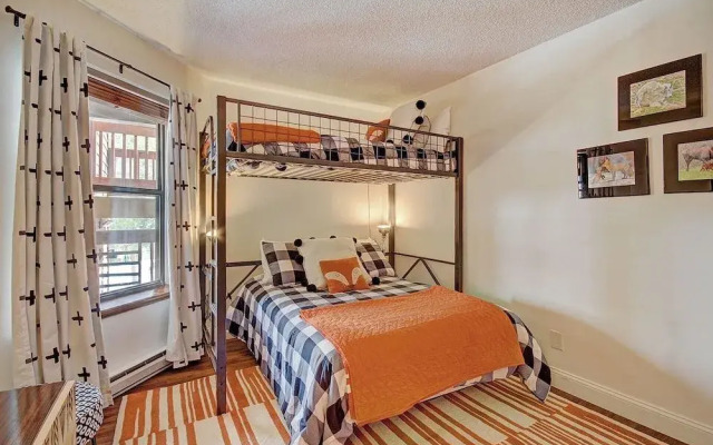 Tyra Summit A2E/F - 4 Br Condo