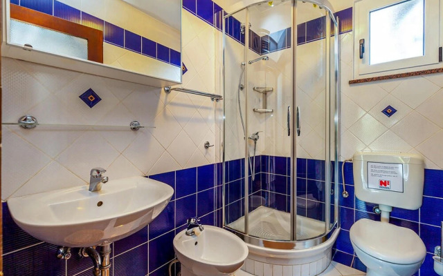 Stunning Home in Crikvenica With Jacuzzi, Wifi and 4 Bedrooms
