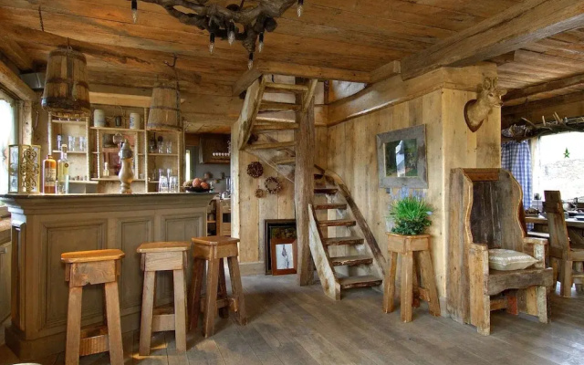 Luxurious Chalet with Hot Tub & Sauna in Thirimont