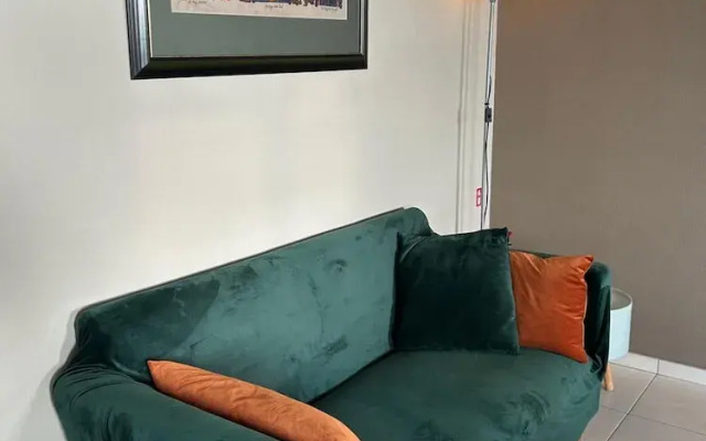 Huswell - Spacious 3-bedroom Duplex Apartment