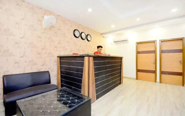 Hotel Lazeeno Classic by OYO