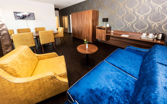 Best Western Plus Royal Suites