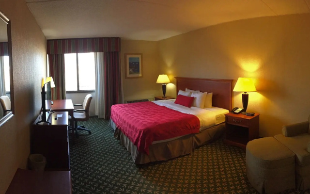 Mystic River Hotel & Suites