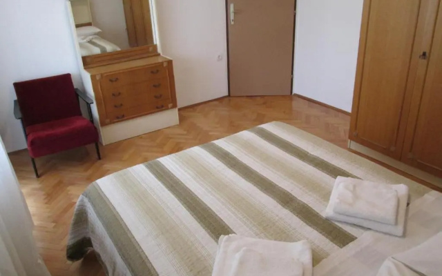 Velin Apartment
