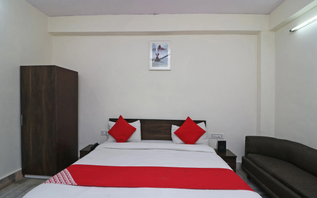 New Shanti Hotel by OYO Rooms