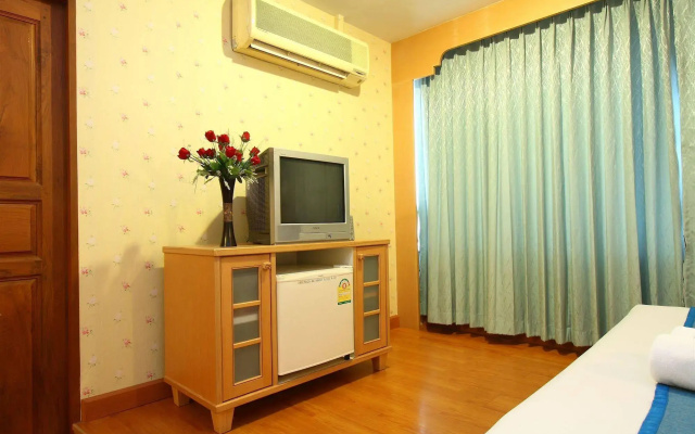 Silom Avenue Inn